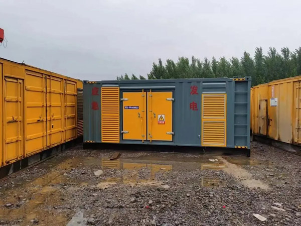 翁源柴油发电机如何判断干式空气滤清器是否需要更换？